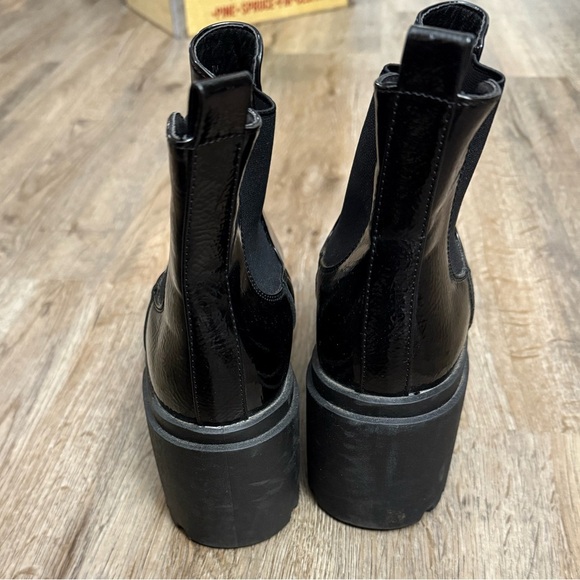 Diba • Platform Pull On Boots - Picture 6 of 9